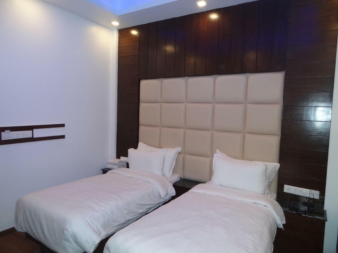 Kamakshi Residency By Royal Collection Hotel & Resorts Tapovan Exterior photo